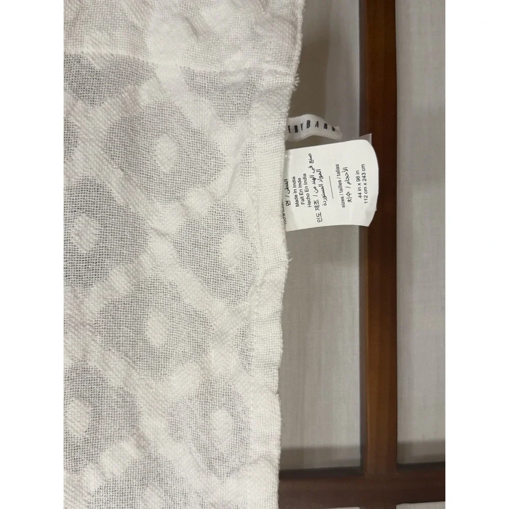 Pottery Barn White Argyle 100% Cotton 44